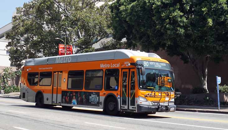 LA Metro New Flyer Xcelsior XN40 3898